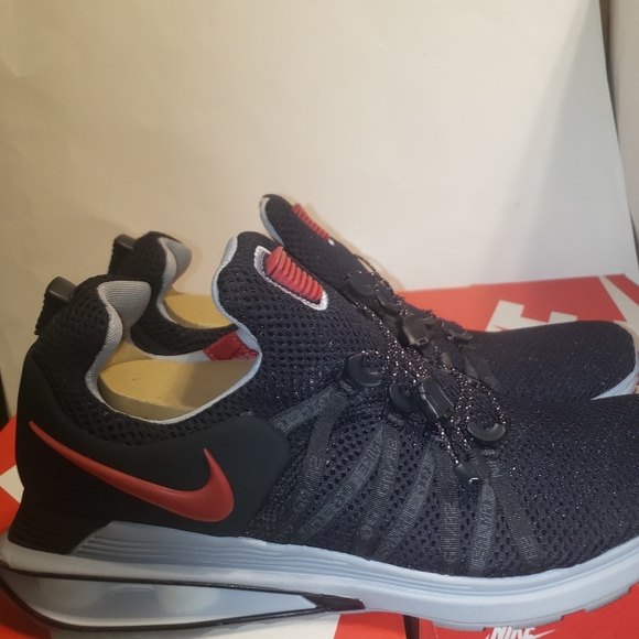 Nike Shox Gravity Shoe - Picture 2 of 16